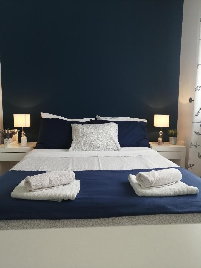 Apartments Karla I Ivano Мандре Екстериор снимка