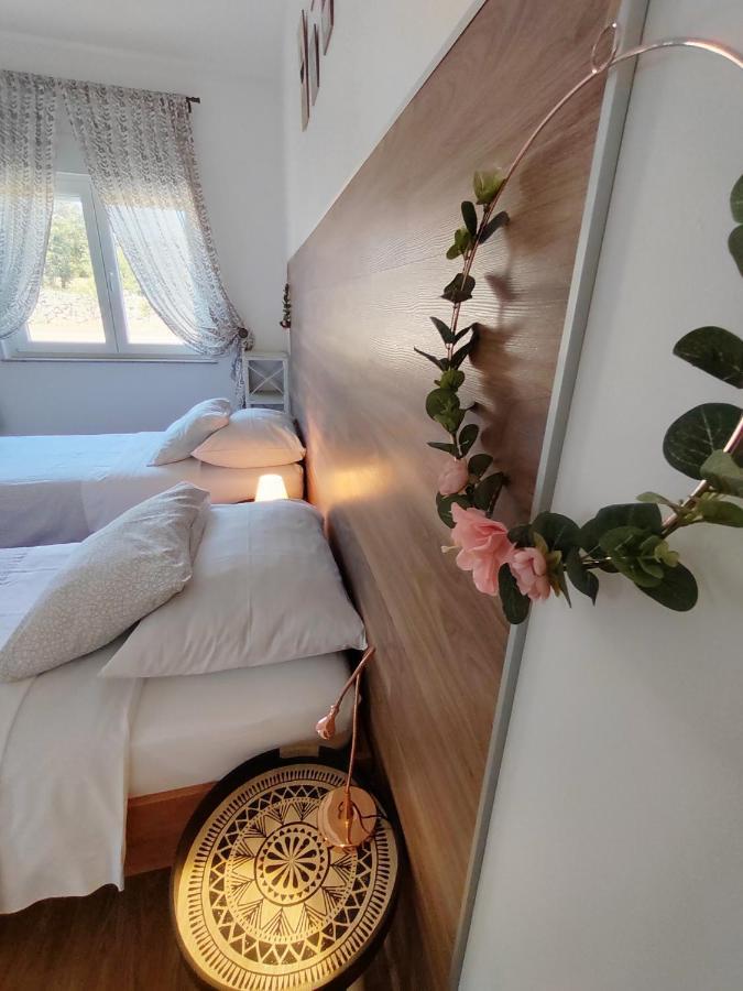 Apartments Karla I Ivano Мандре Екстериор снимка