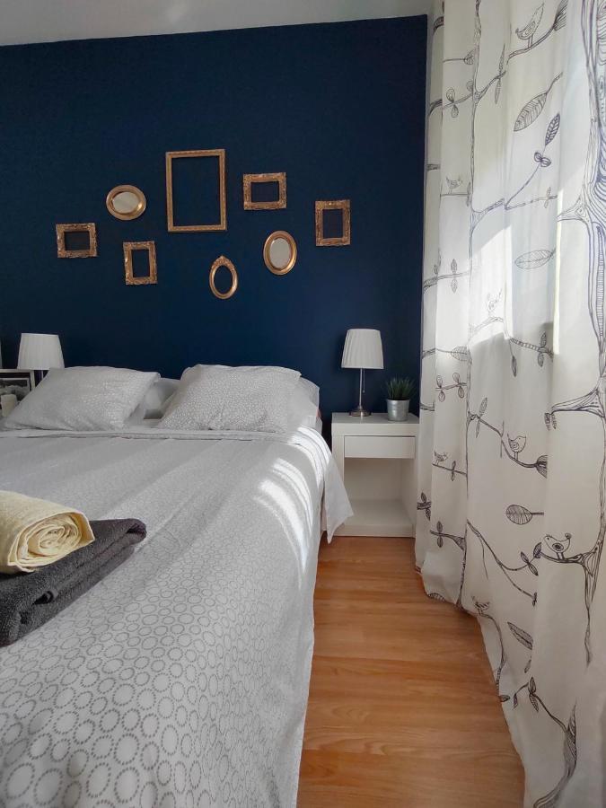 Apartments Karla I Ivano Мандре Екстериор снимка