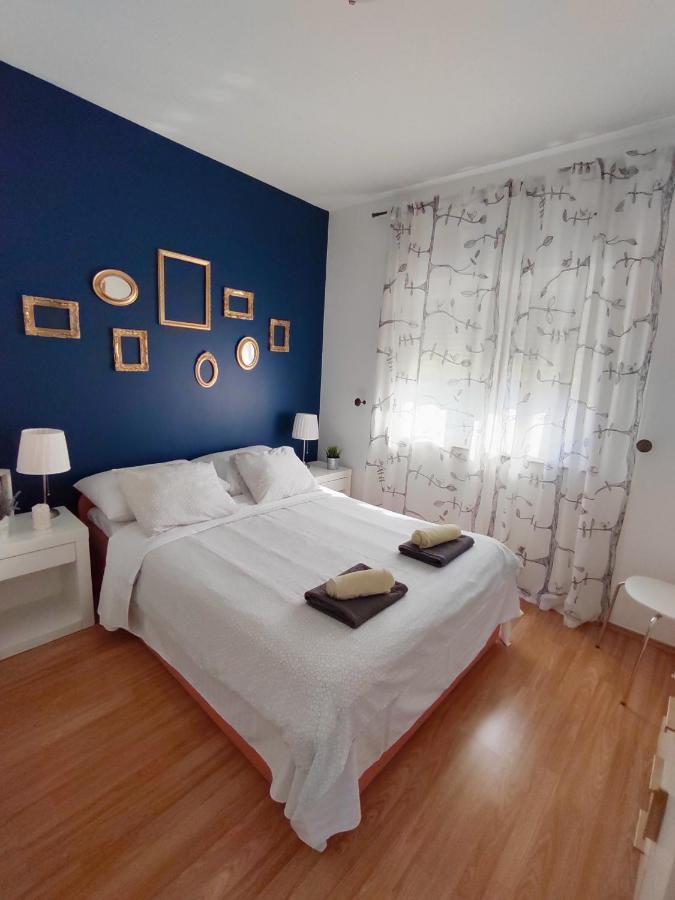 Apartments Karla I Ivano Мандре Екстериор снимка
