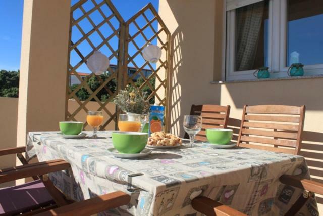 Apartments Karla I Ivano Мандре Екстериор снимка