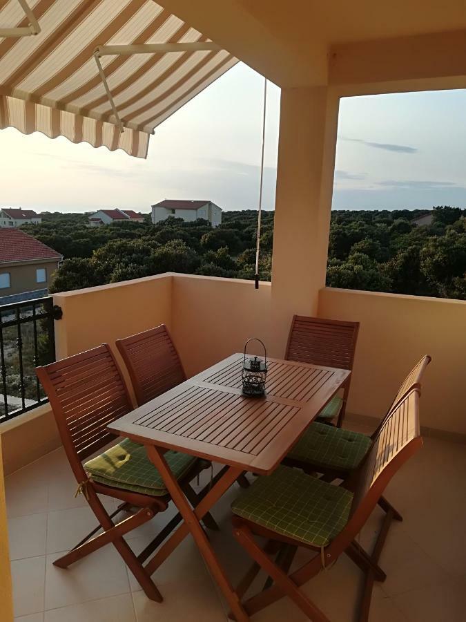 Apartments Karla I Ivano Мандре Екстериор снимка