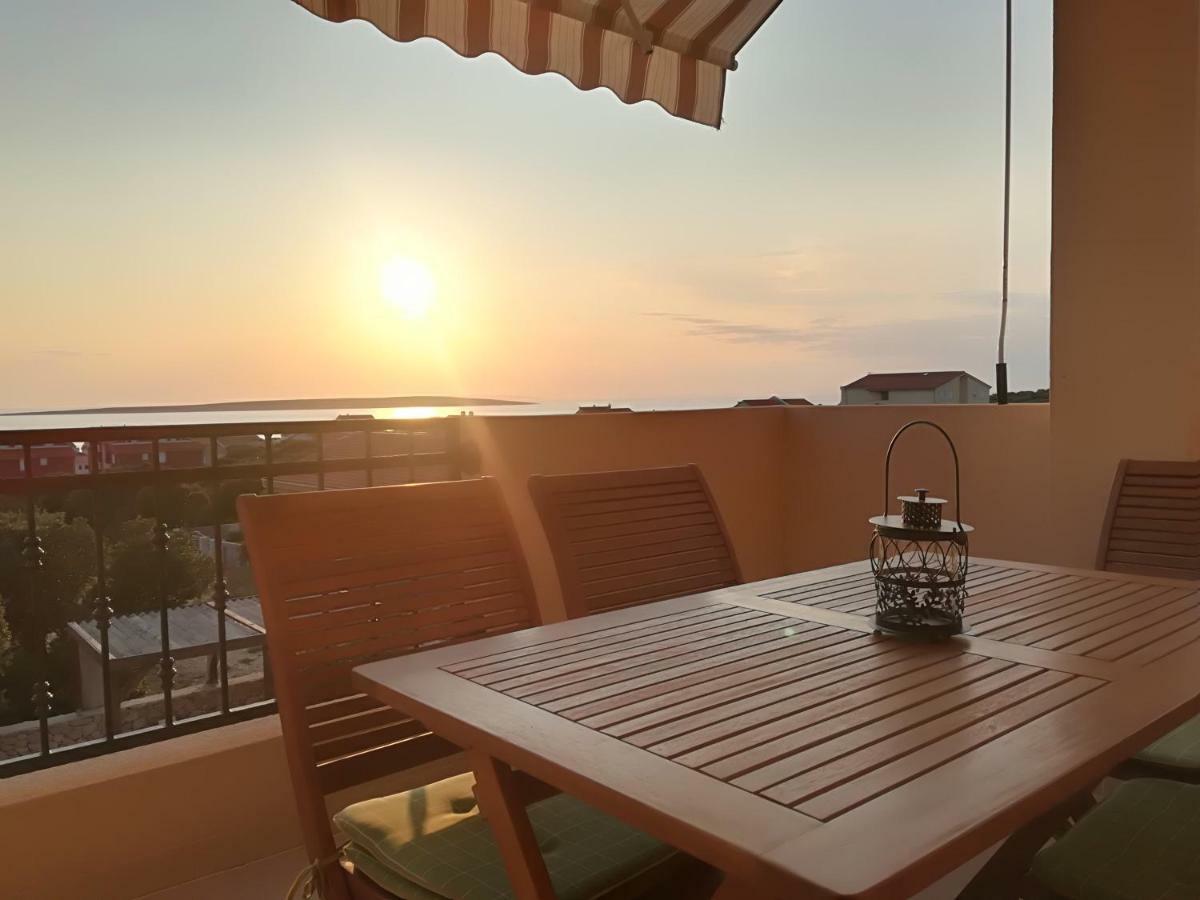 Apartments Karla I Ivano Мандре Екстериор снимка